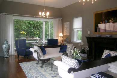 Example of an eclectic living room design in Philadelphia