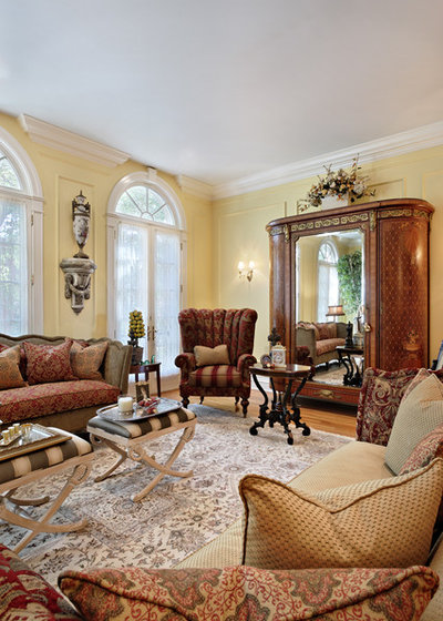 Traditional Living Room by Van H. Robinson