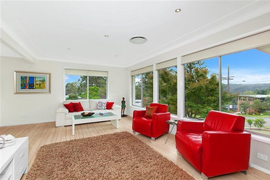 This is an example of a modern living room in Sydney.