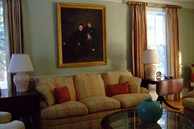 Inspiration for a timeless living room remodel in Boston