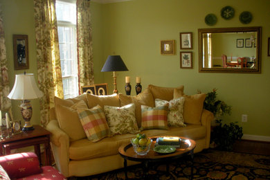 Classic yet informal livingroom
