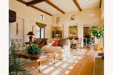 This is an example of a traditional living room in Sacramento.