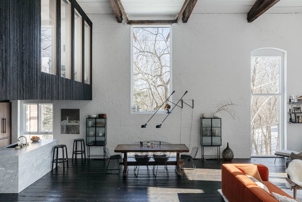 Modern Living Room by McNamara Carpentry Inc.