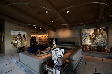 Mittelgroßes, Offenes Modernes Wohnzimmer mit Kaminumrandung aus Stein in Sacramento