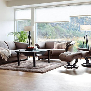 Stressless® Manhattan sofa + Stressless® Magic recliner/Classic base