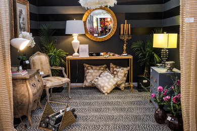 Стильный дизайн: парадная, изолированная гостиная комната среднего размера в современном стиле с разноцветными стенами, ковровым покрытием и разноцветным полом без камина - последний тренд
