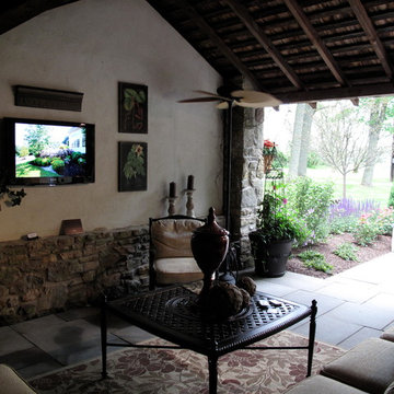 Converted Barn Indoor/Outdoor Entertainment Space