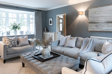 Corner sofa and grey tones
