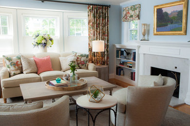 Example of a classic carpeted living room design in Boston