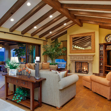 Del Sur - Tuscan Winery Family Room
