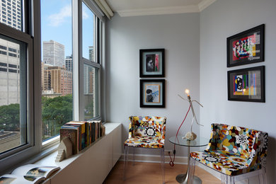 Trendy living room photo in Chicago