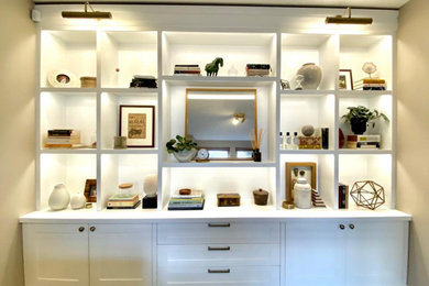 Display cabinet with lighting