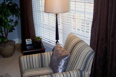 Example of a classic living room design in Cleveland