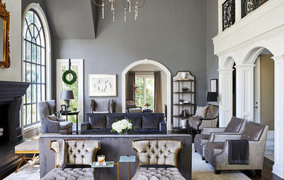 See How a Designer Tackles XXL Proportions in a Living Room