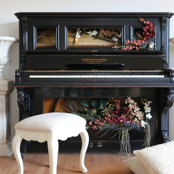 Floral piano display