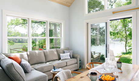 Houzz Tour: Coastal Maine Home Celebrates White, Wood and Windows