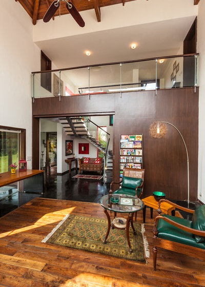 Contemporary Living Room by Kumar Moorthy & Associates
