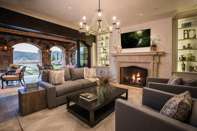 Example of a tuscan living room design