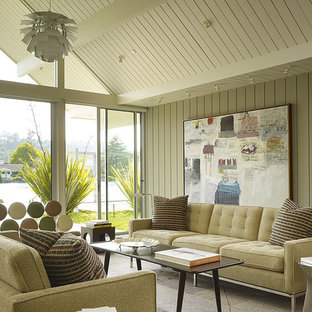 Example of a mid-century modern living room design in San Francisco
