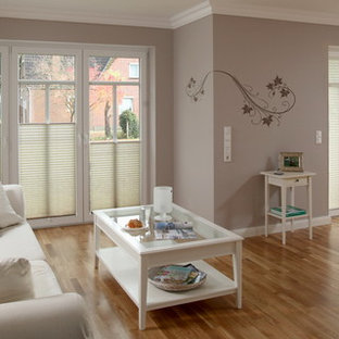 Minimalist living room photo in San Diego