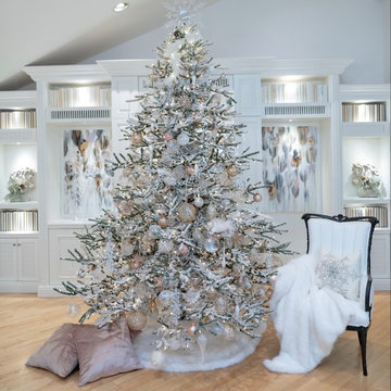 Glamorous, White and Gold Christmas Tree