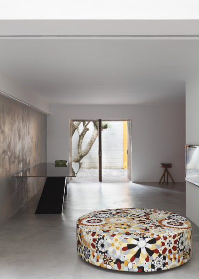 Modern Living Room by Denilson Machado - MCA Estudio