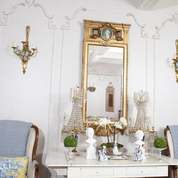 Gustavian Elegant Family Room