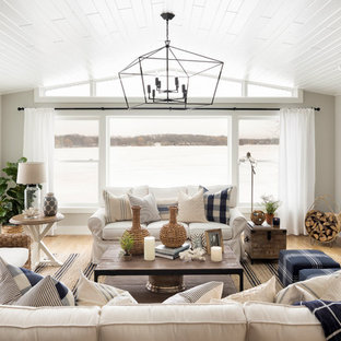 Example of a country living room design in Minneapolis