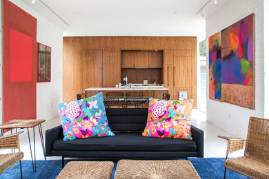 Mid-century modern living room photo in Los Angeles