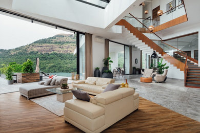 Inspiration for a modern living room in Mumbai.