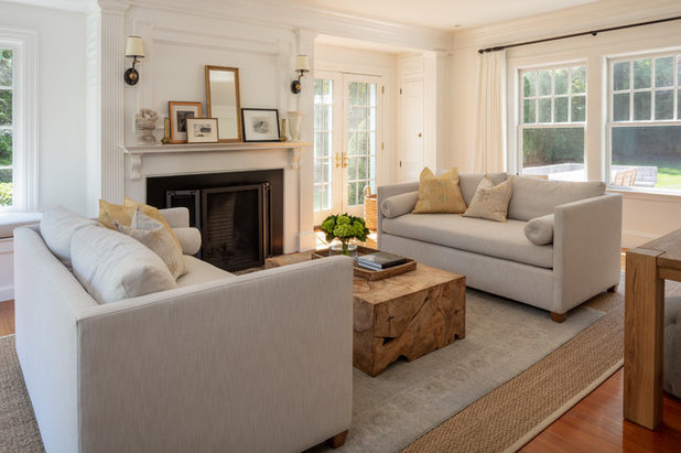 Farmhouse Living Room by kelly mcguill home