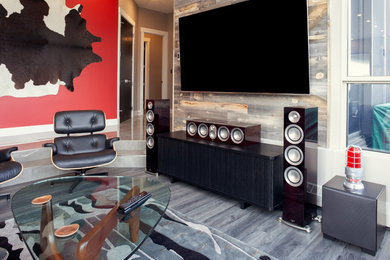 Foto de salón con rincón musical cerrado moderno de tamaño medio con paredes rojas, suelo de madera oscura, televisor colgado en la pared y suelo gris