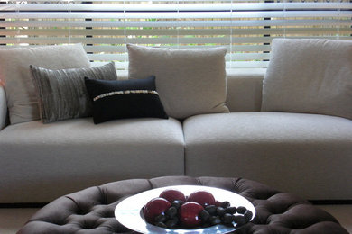 Inspiration for a contemporary living room in Gold Coast - Tweed.