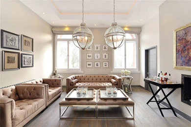 Immagine di un soggiorno tradizionale di medie dimensioni e aperto con sala formale, pareti beige, pavimento in legno massello medio, camino lineare Ribbon e pavimento marrone