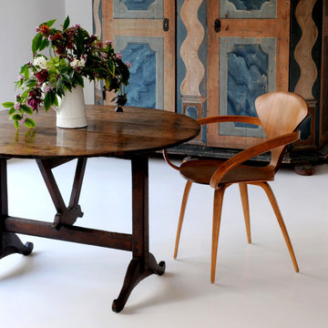 Incorporate an antique table into contemporary interior