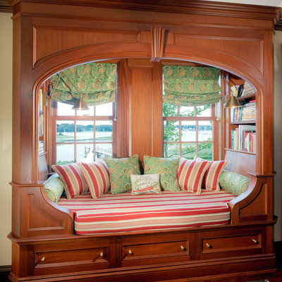 Living room - traditional enclosed living room idea in New York
