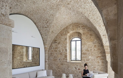 Houzz Tour: Historic Israeli Penthouse by the Sea