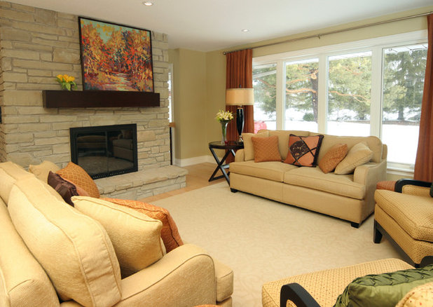 Traditional Living Room by Jennifer Brouwer (Jennifer Brouwer Design Inc)