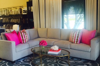 Example of an eclectic living room design in Orange County