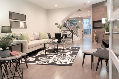 Example of a minimalist living room design in Philadelphia