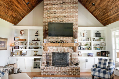 Cottage living room photo in Atlanta