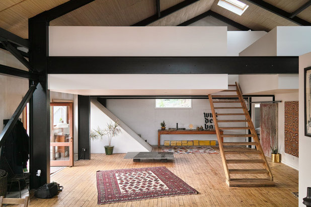 Traditional Living Room by MCAS - Max Capocaccia Architecture Studio