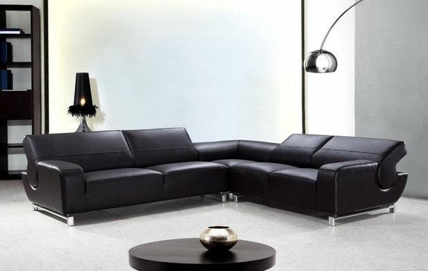 Modern Vardagsrum by EuroLux Furniture