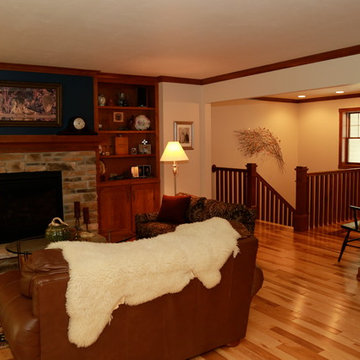 L-shaped Ranch with Warm Craftsman Style