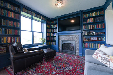 Example of a cottage chic living room design in Minneapolis