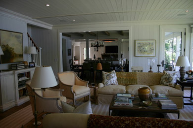 Living room - craftsman living room idea in New York