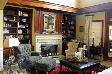 Elegant living room photo in Nashville