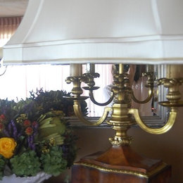 https://www.houzz.com/hznb/photos/lamps-and-lighting-transitional-living-room-phvw-vp~9266838