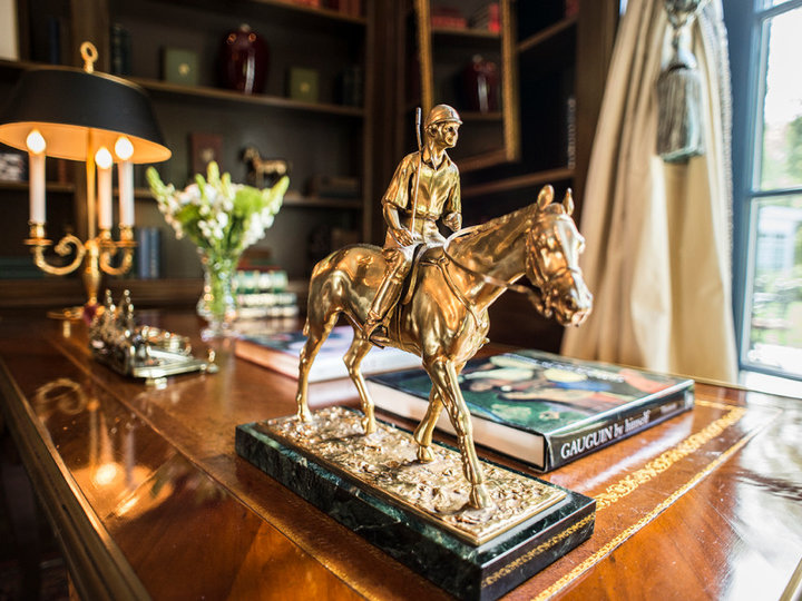 Traditional Living Room