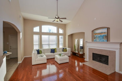 Inspiration for a modern living room remodel in Houston